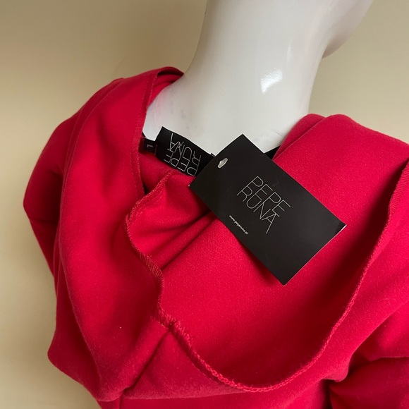 Red Trench - Picture 4 of 4